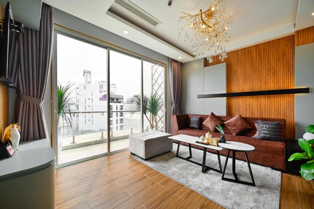 Penthouse Two-Bedroom City View