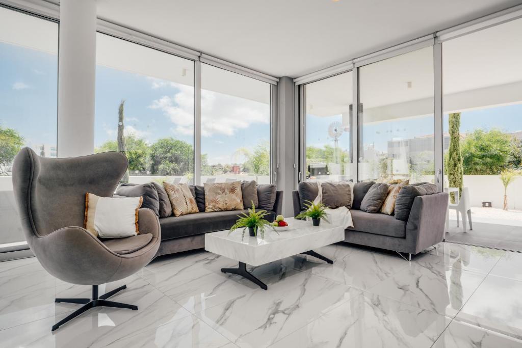 Posezení v ubytování Protaras Olivia Pearl Villa