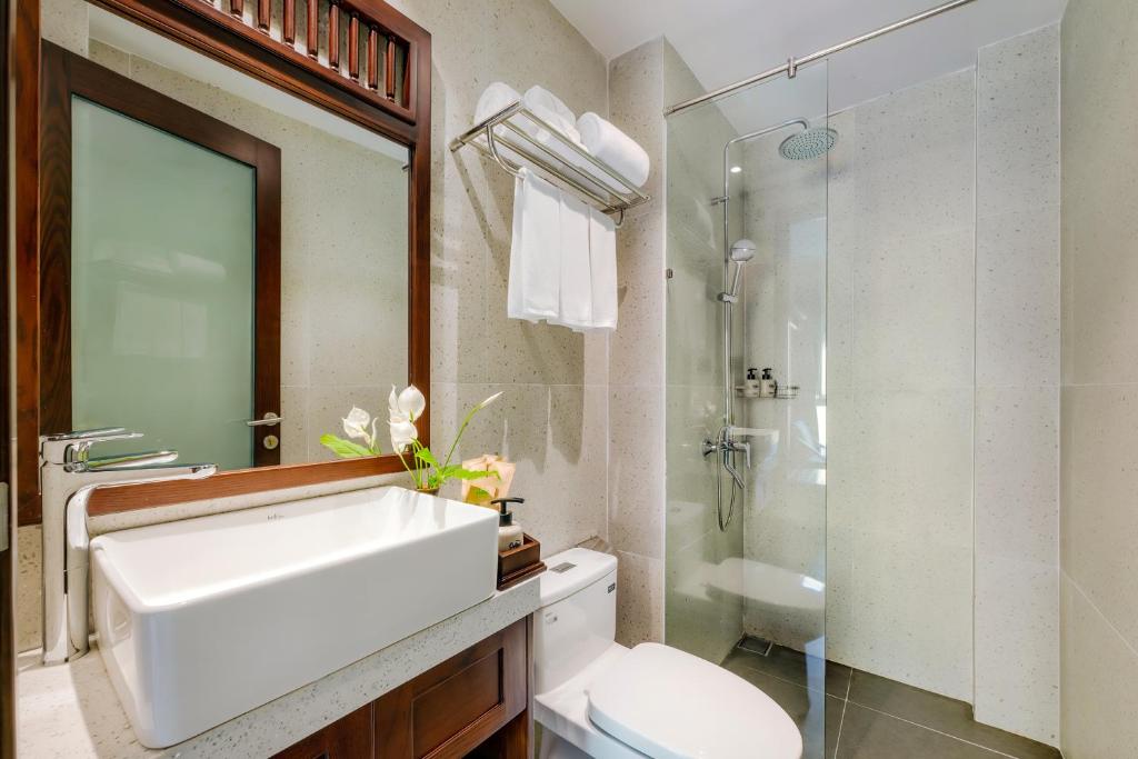 Phòng tắm tại Chillax Old Town Villa
