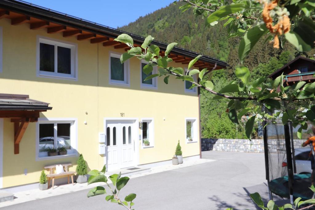 Nespecifikovaný výhled na hory nebo výhled na hory při pohledu z apartmánu