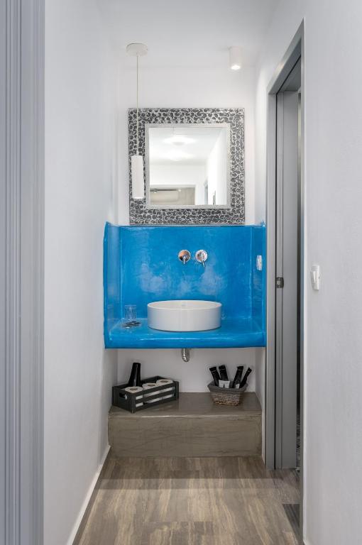 Fotografie z fotogalerie ubytování Christianna & George Luxury Hot Tub Apartment ve Fiře