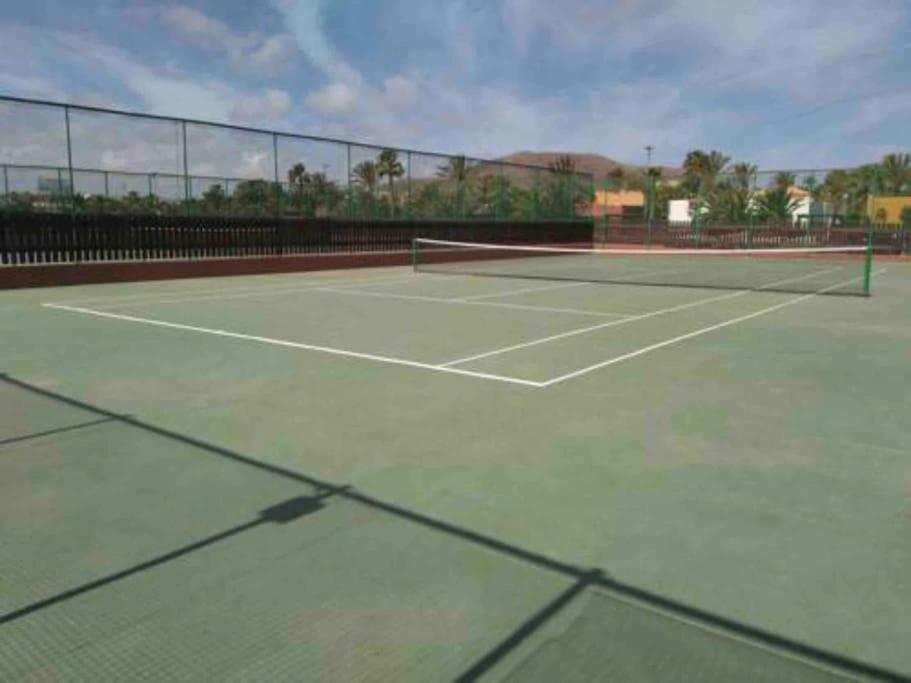 Tenis a/nebo squash v ubytování B-Rent Tamarindo amazing sea view nebo okolí