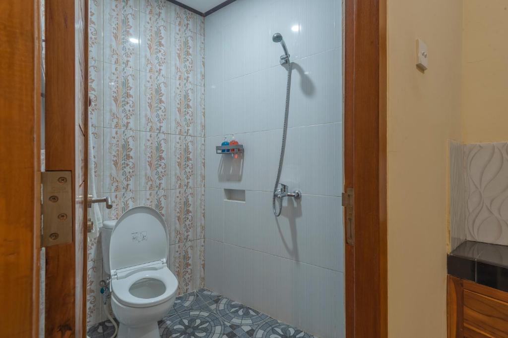 Koupelna v ubytování Liliy Guest House Legian near Beach