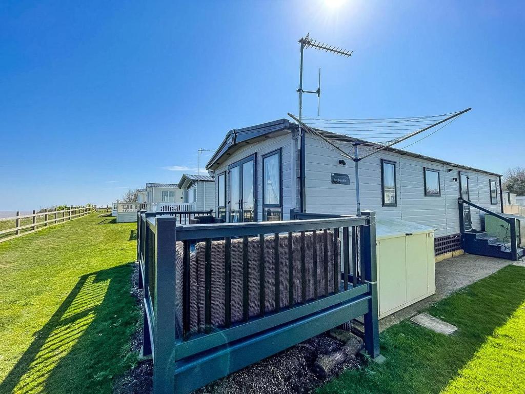 Stunning Caravan Full Sea Views At Broadland Sands Holiday Park Ref