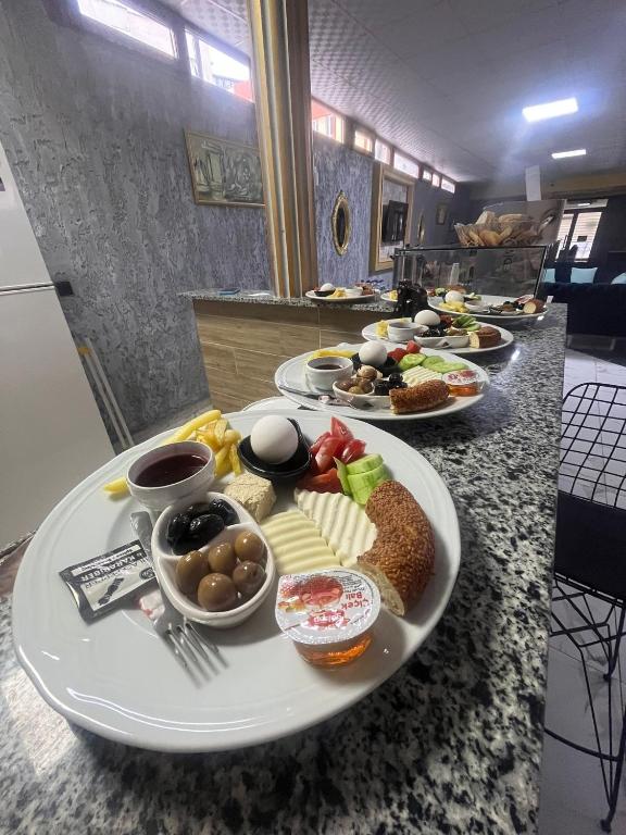 فضای داخلی ارسوی ایکیز در آنتالیا - تصویر ۳