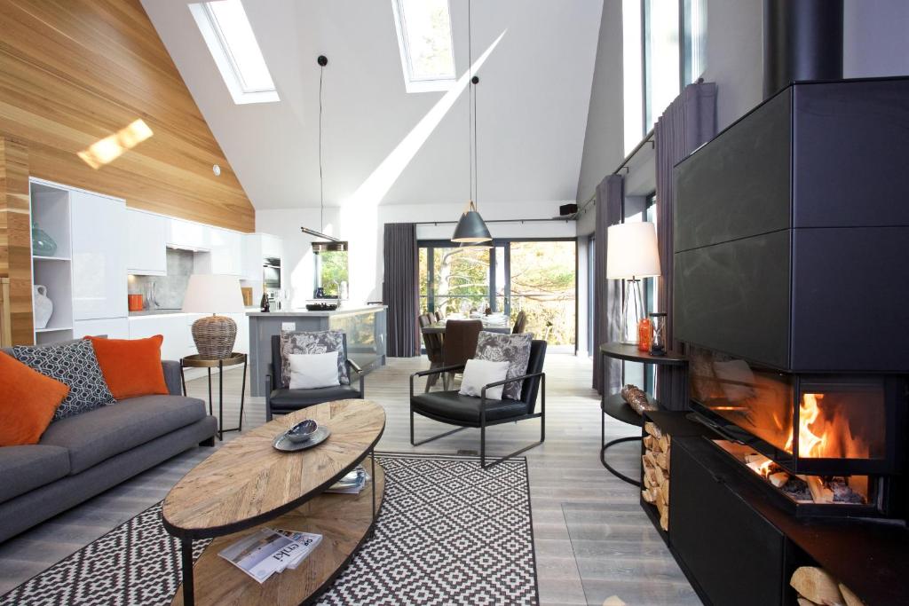 Posezení v ubytování LOCH TAY HIGHLAND LODGES and GLAMPING PARK
