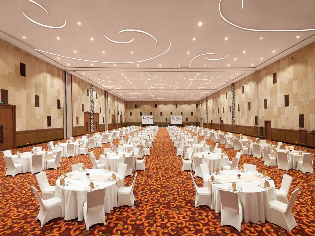 Restaurace v ubytování The Alana Yogyakarta Hotel and Convention Center