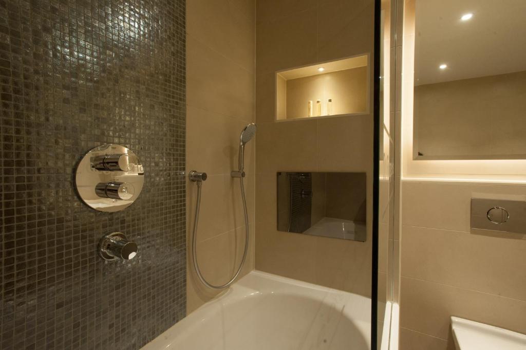 St George's Hotel - Wembley - Resim 22