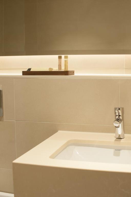 St George's Hotel - Wembley - Resim 23