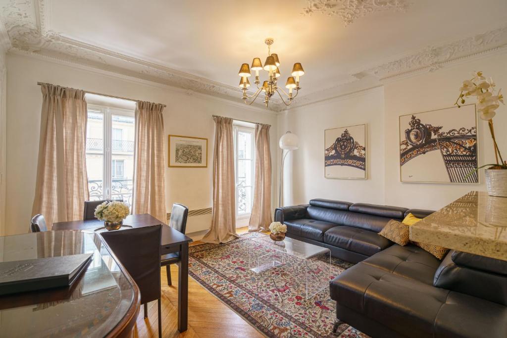 Posezení v ubytování Apartments Du Louvre - Le Marais