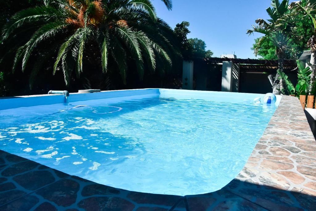 Bazén v ubytování Charlie's Place - Self catering studio nebo v jeho okolí