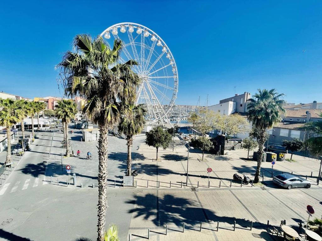 Fotografia z galérie ubytovania Appartement spacieux à Cap d'Agde, proche port, commodités et plage, parking inclus - FR-1-723-10 v destinácii Cap d'Agde