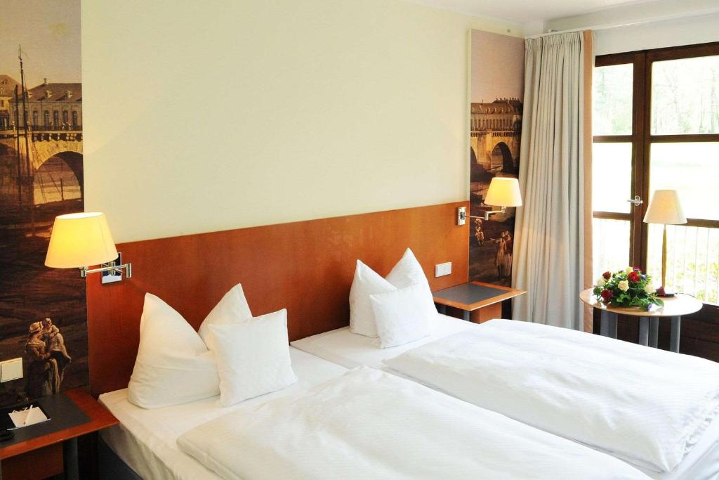 Hotel Schloss Eckberg - Resim 17