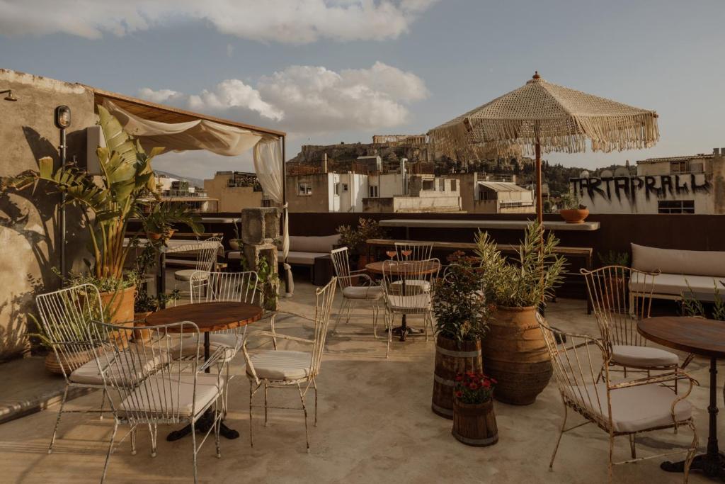 Mona Athens - Resim 13