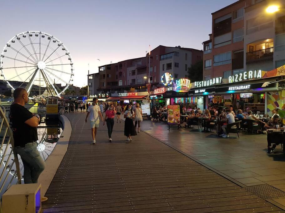 Hostia v ubytovaní Studio meublé climatisé centre port cap d'Agde
