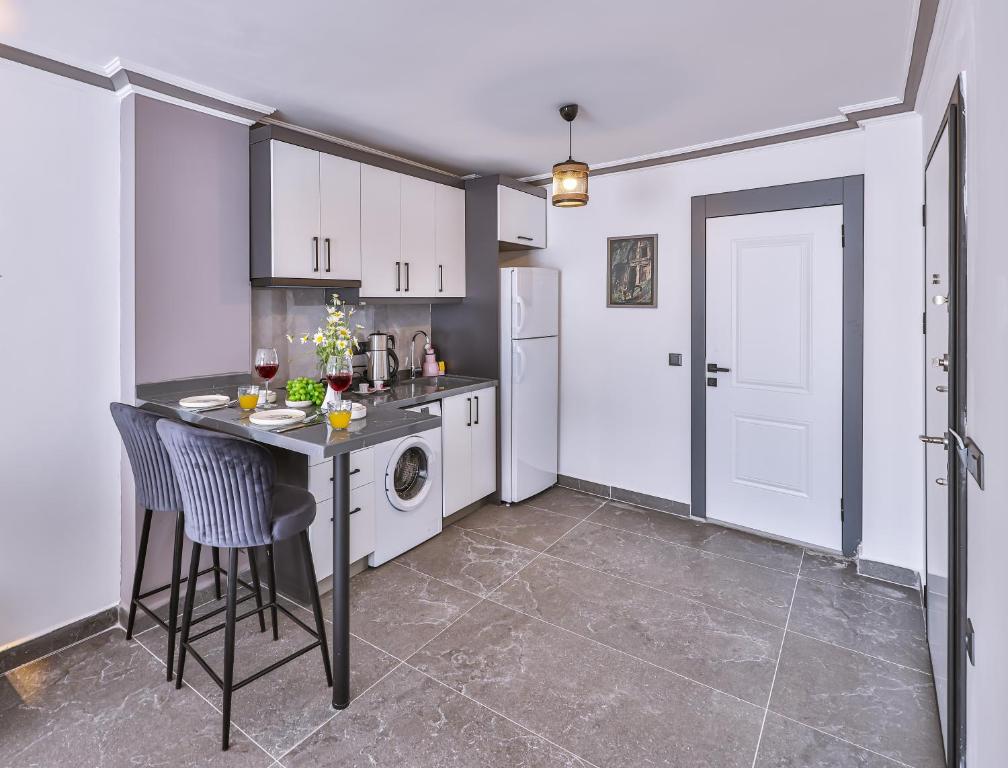 White House Apart - 13