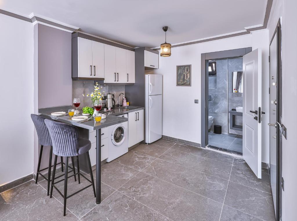 White House Apart - 14