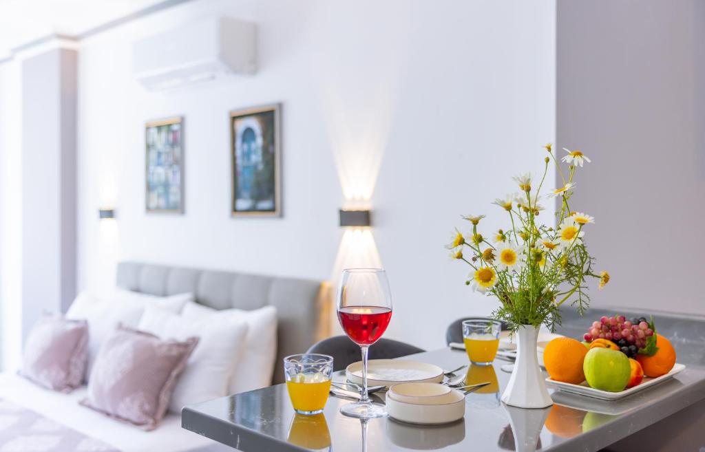 White House Apart - 18