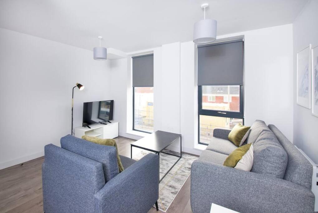 Apartment GuestReady Minimalist day in Grafton Street, Liverpool, UK