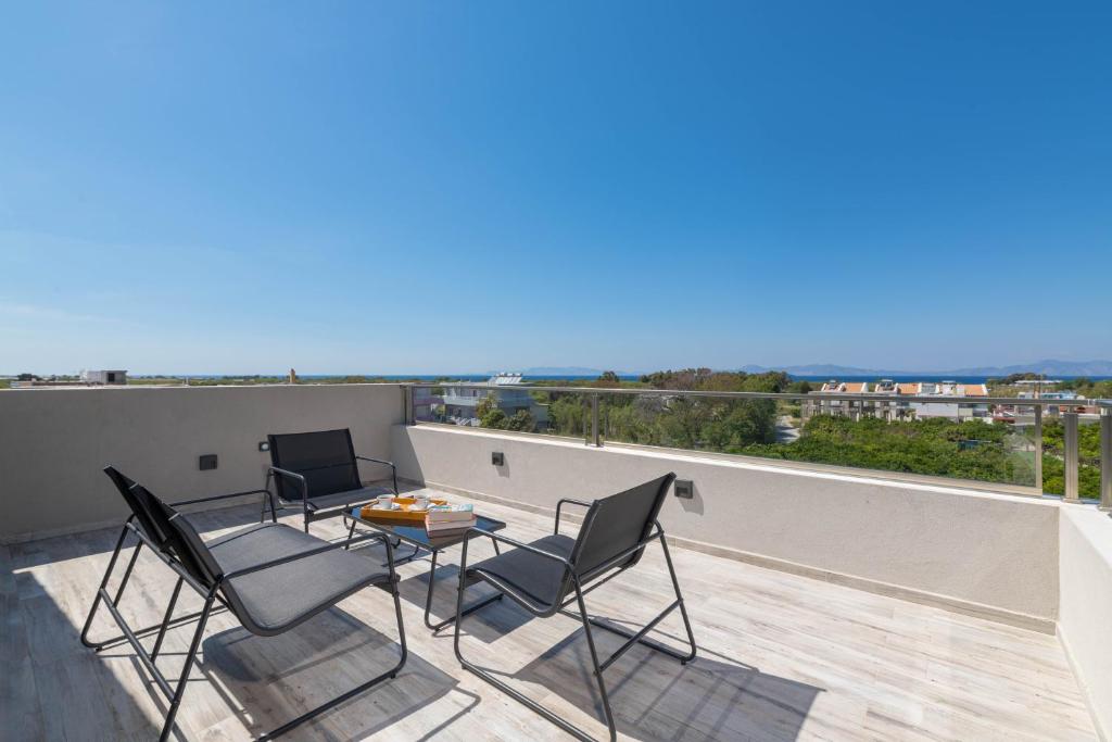 Gallery image of Tsatos Luxury Residence in Kremasti