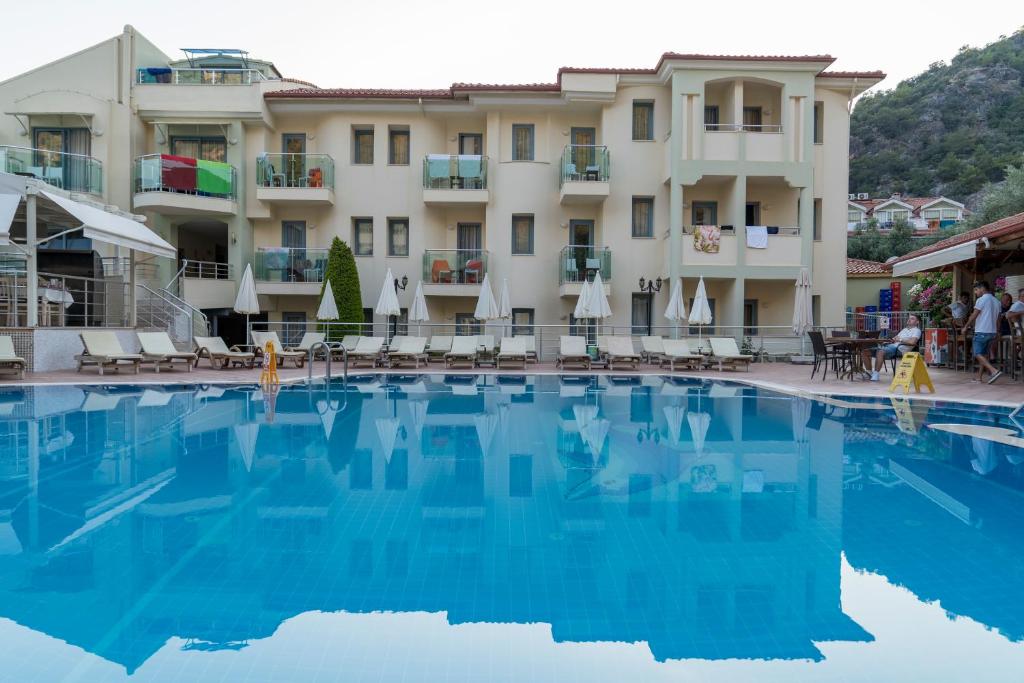 Bazén v ubytování Belcehan Hotel nebo v jeho okolí