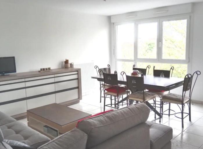 Posezení v ubytování Chambre #3 dans appartement partagé - Proche des Vosges