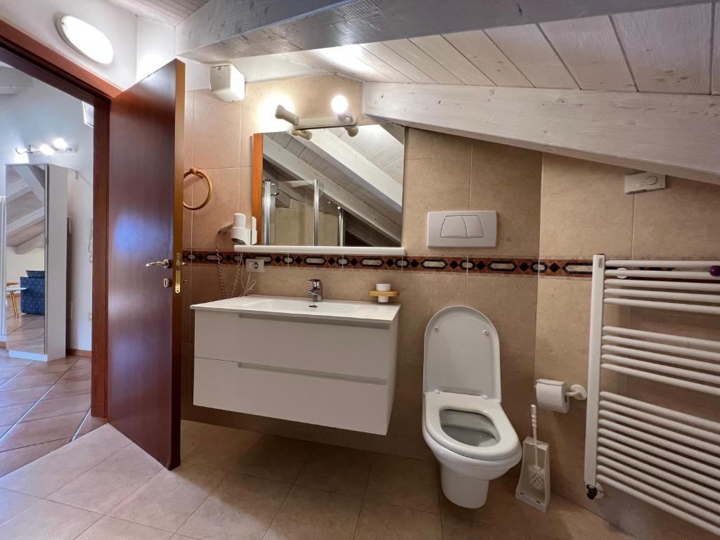 Kúpeľňa v ubytovaní Studio Apartments Baia Azzurra 7