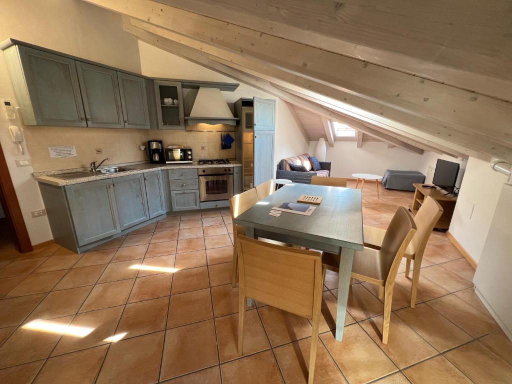 Mansarda Baia Azzurra 8 - Apartment