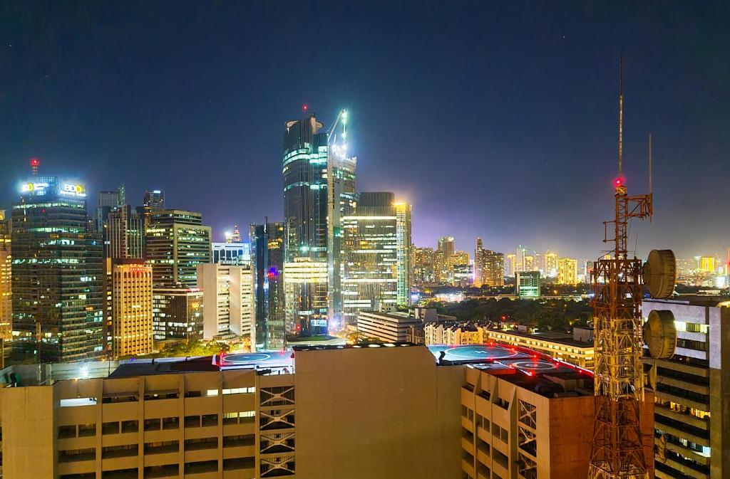 Penthouse Cove Sunrise View Next to Greenbelt