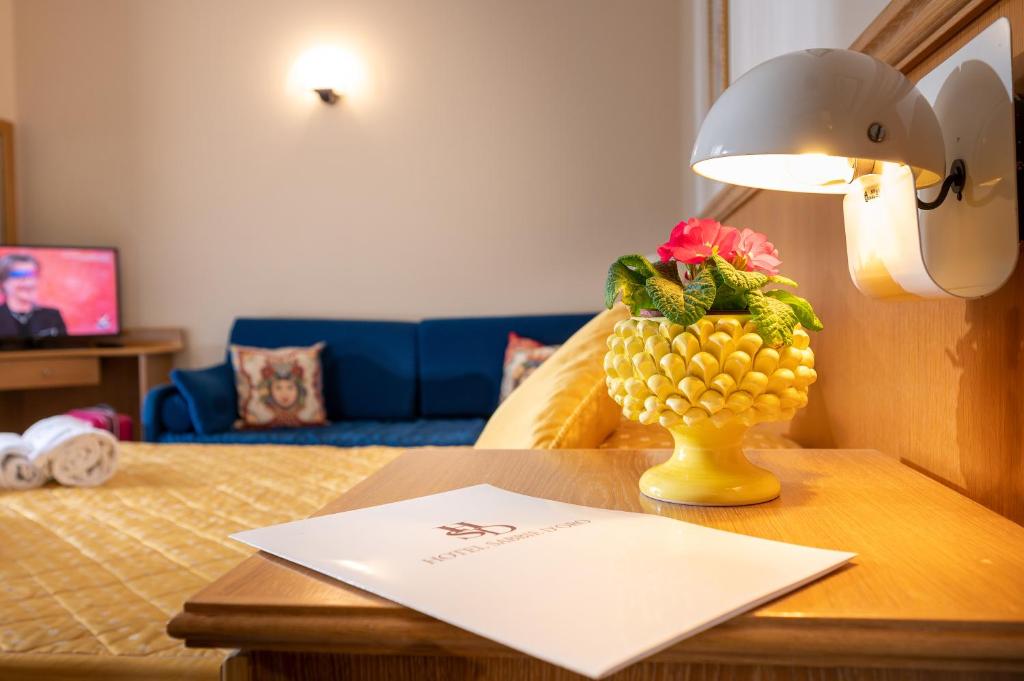 Telewizja i/lub zestaw kina domowego w obiekcie Hotel Sabbie d'Oro