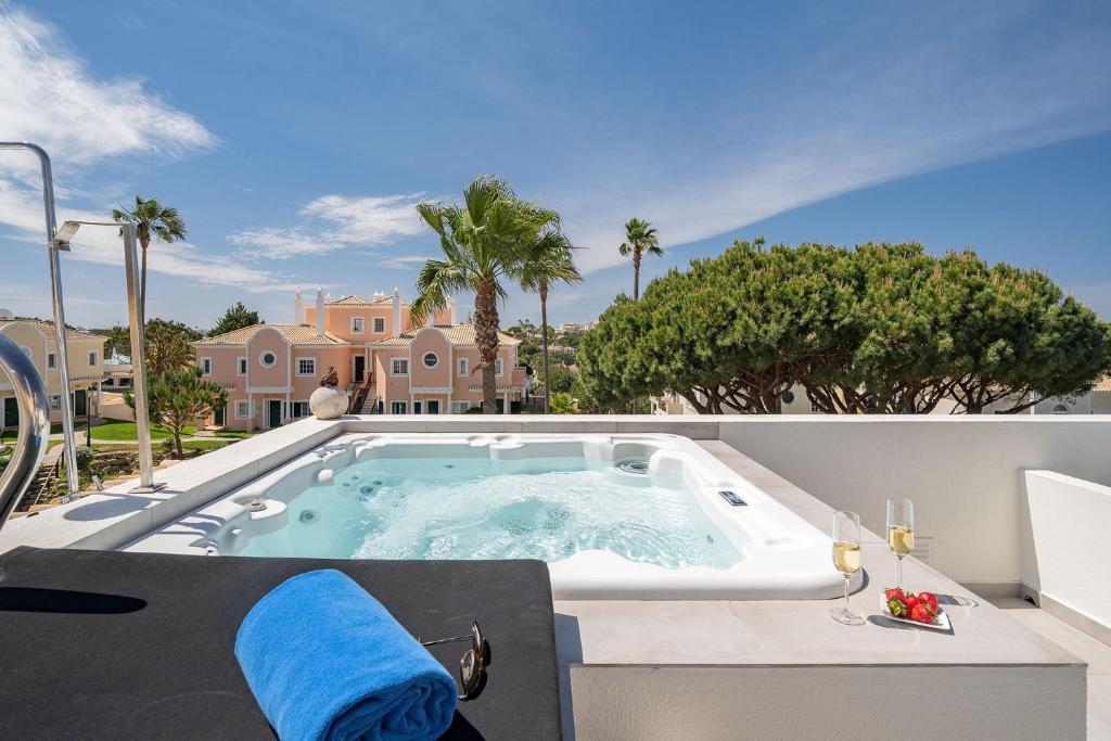 Casa Ch'i Vale de Lobo, Vale do Lobo (updated prices 2024)