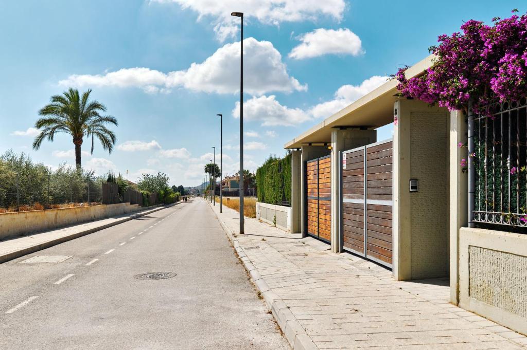 Butterfly Villa - 4 bedrooms with pool & private playground ...