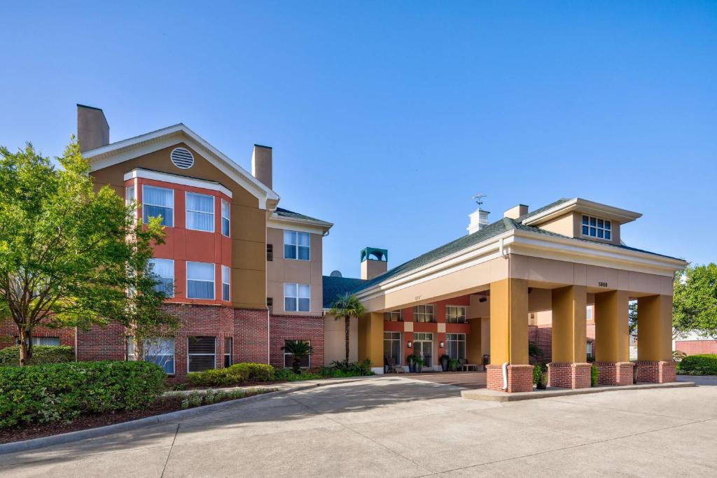 a rendering of a building at a hospital at Homewood Suites by Hilton Baton Rouge in Baton Rouge