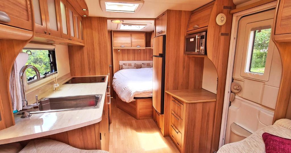 Postel nebo postele na pokoji v ubytování Park Farm Holidays Glamping