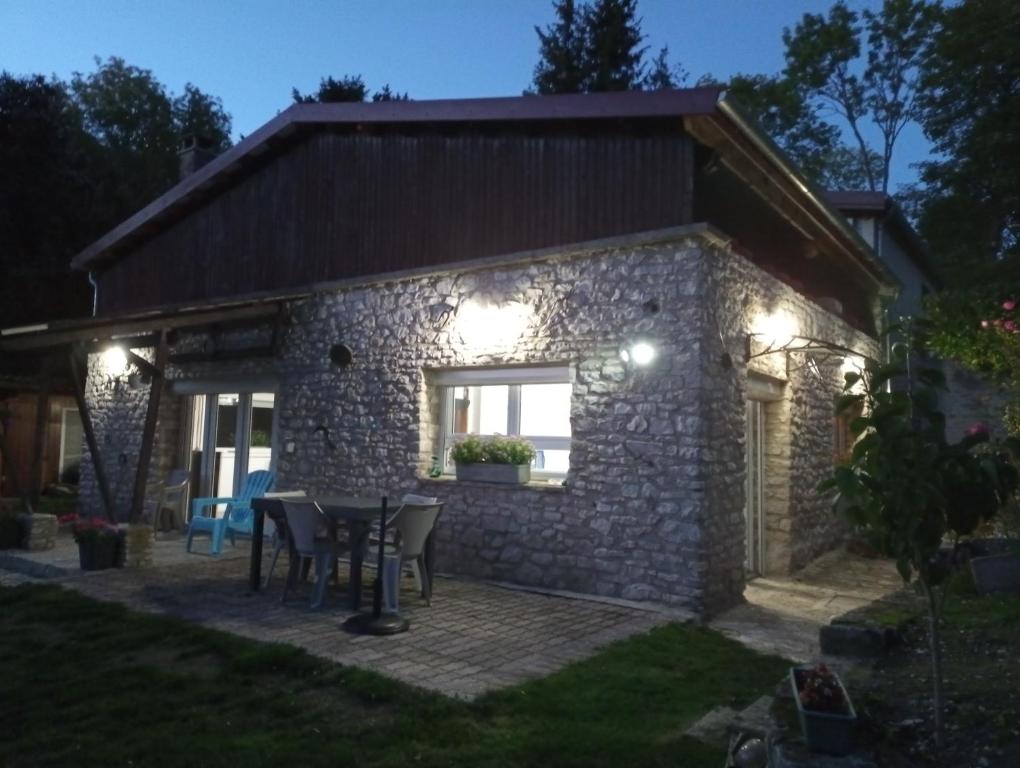 Budova, kde se prázdninový dům nachází