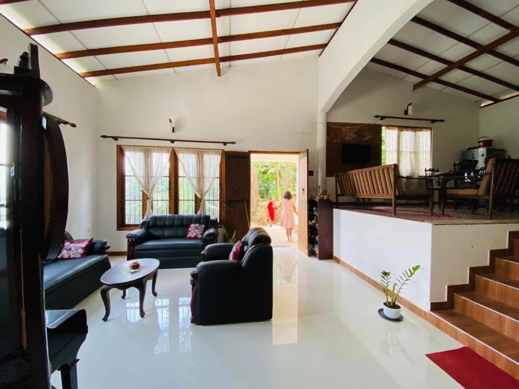 Posezení v ubytování Pearl's Homestay Matale