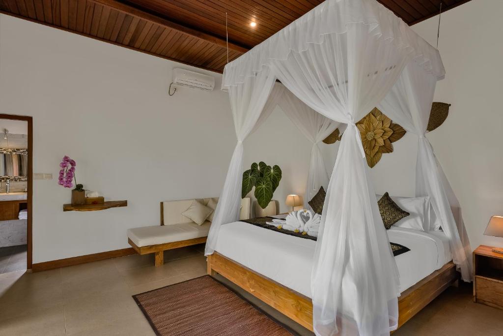 Ratni Ubud Villa - 11