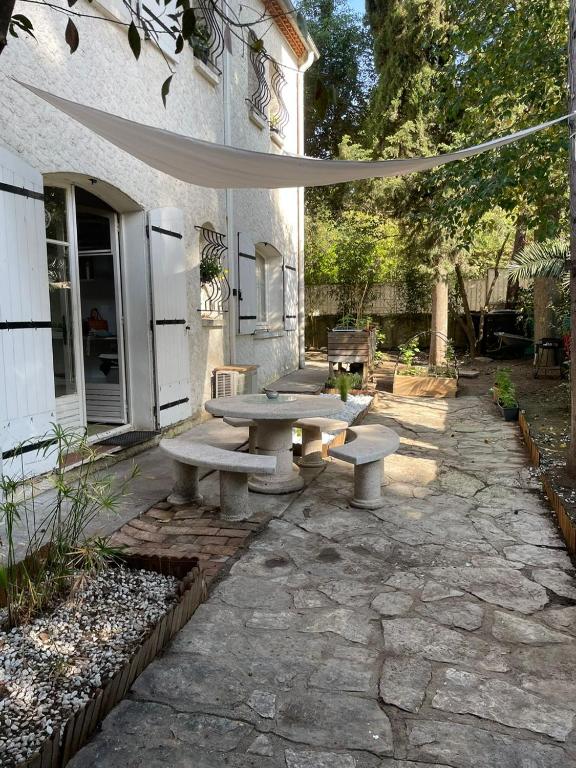 Vonkajšia záhrada v ubytovaní Villa&spa 3 ch 6pers en ville 12 mn de la plage