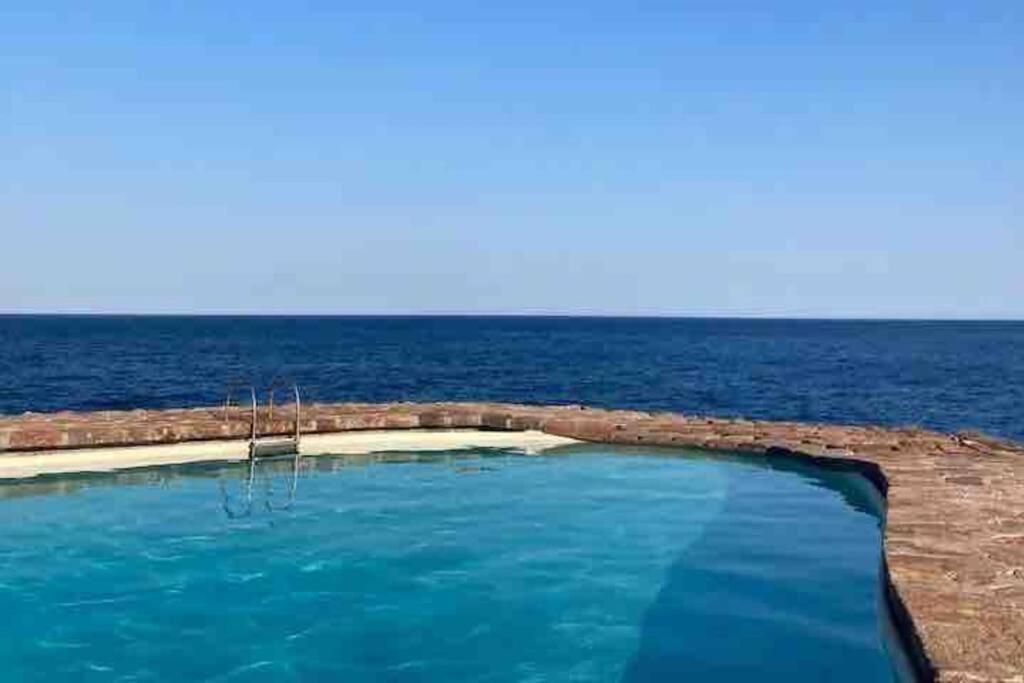 Bazén v ubytovaní Cap Sa Sal Aquamarina Begur alebo v jeho blízkosti