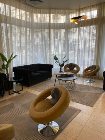 A seating area at Lisbon City Hotel by City Hotels