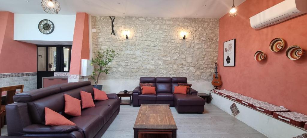 Część wypoczynkowa w obiekcie DOMAINE DES PIERRES PRECIEUSES - Demeure de Charme - Grand Standing - 15 pers - Spa - Massages - Détente et Bien-être - 30' Bordeaux