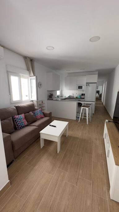Posedenie v ubytovaní Rockside Residentes Suites La Línea