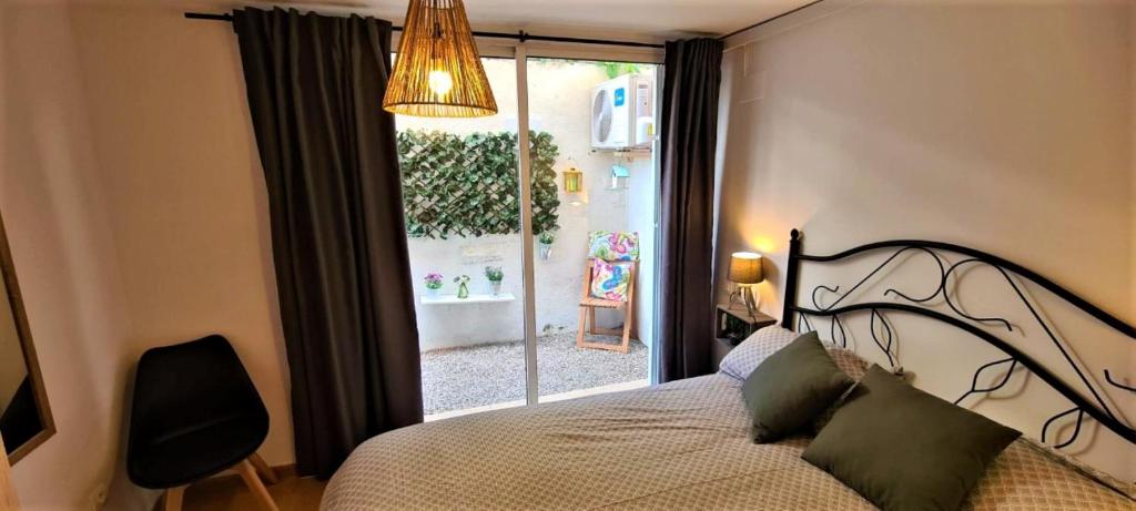 Postel nebo postele na pokoji v ubytování Apartamento Berlin! Paseo Marítimo 2ª linea de mar.