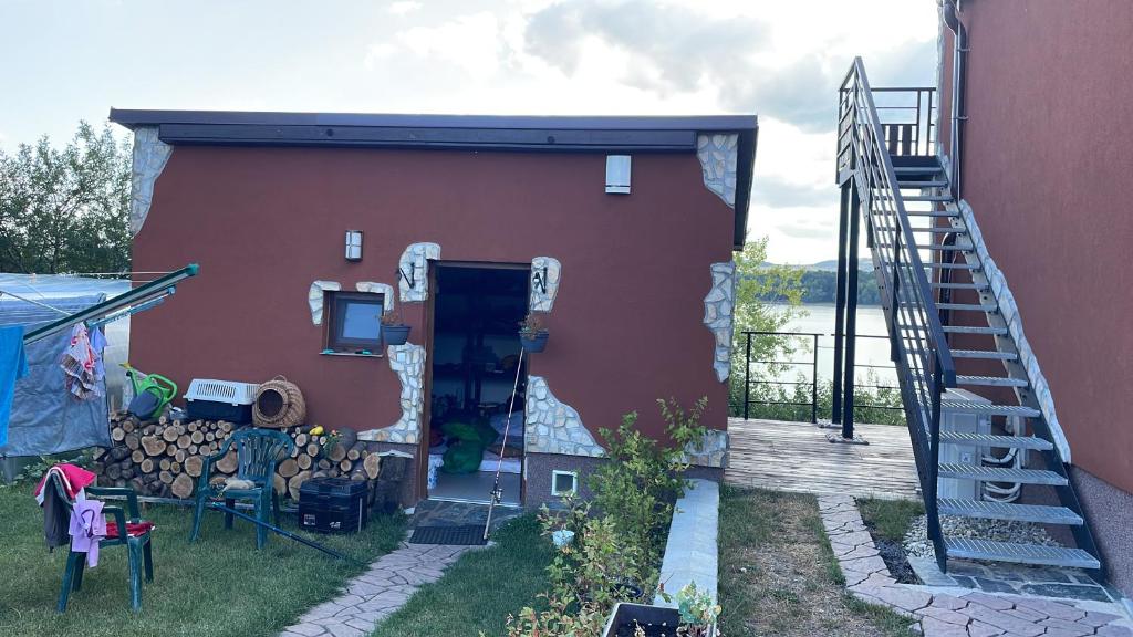 Budova, kde se apartmán nachází