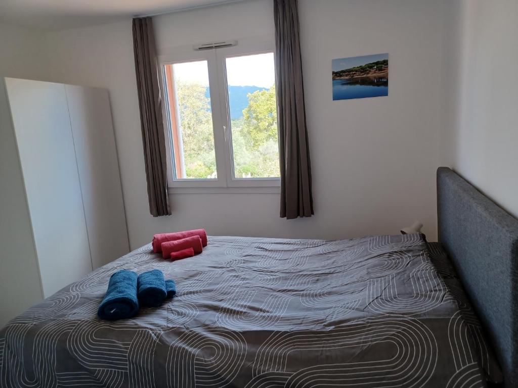 Posteľ alebo postele v izbe v ubytovaní Apt 91, T2 à LECCI avec piscines, proche plage