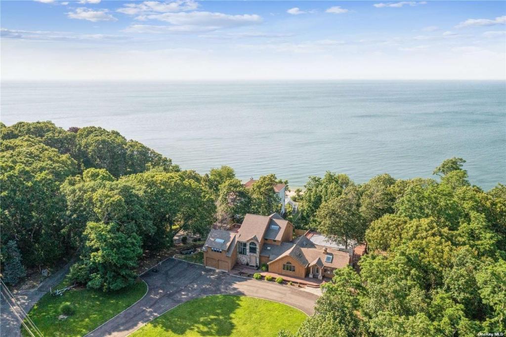 Beachfront Mansion + Pool, Shoreham (updated prices 2024)