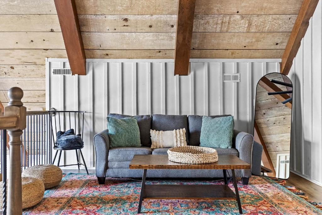 Lazy Daze Lake House - A Beautiful Remodeled A-Frame Style Lake House! - Housity