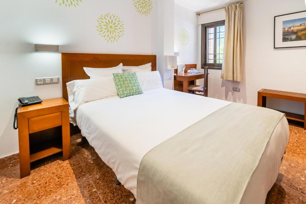Hotel Riad Arruzafa - Double Room - Ground Floor- Parking View