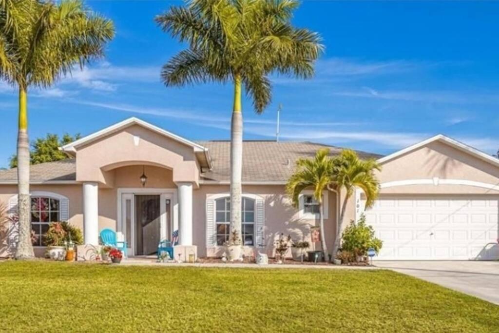 Cozy house with two king beds, Cape Coral (updated prices 2024)