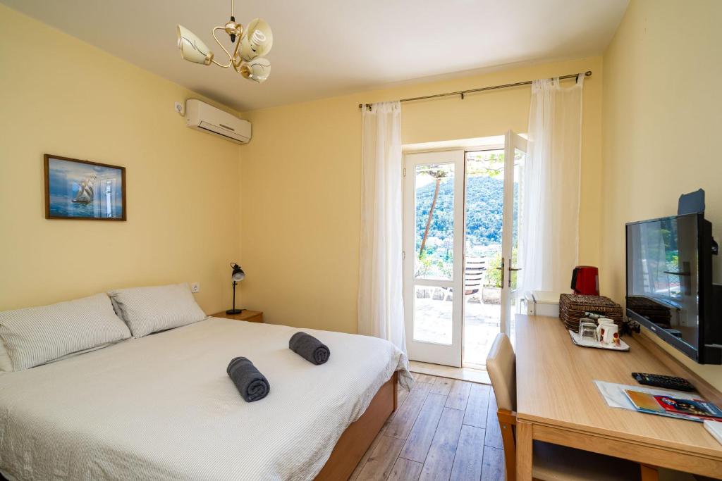 Rooms and Apartment Nike - 1